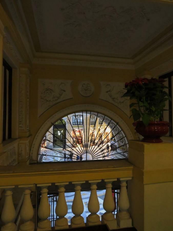 Domus Sibyllina, Galleria Umberto I Naples Extérieur photo